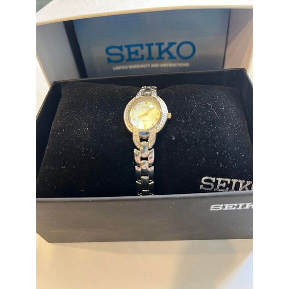 Seiko Women's Quartz Watch NWOT - Picture 6 of 6
